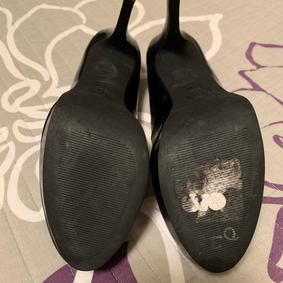 Shoes - Picture 3 of 8